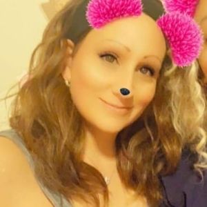 Meet your Posher, Laurie